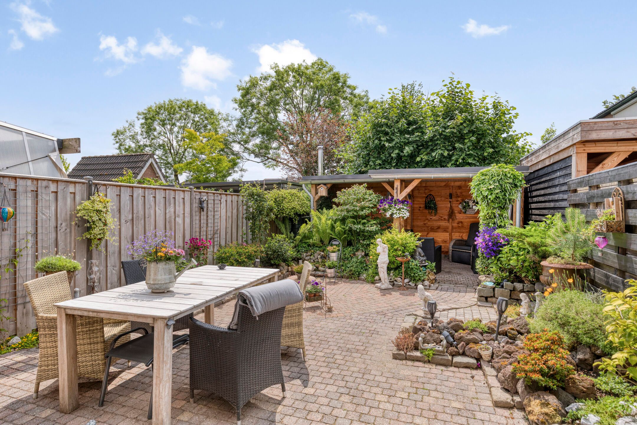 Photo 3 of Meidoornstraat 11