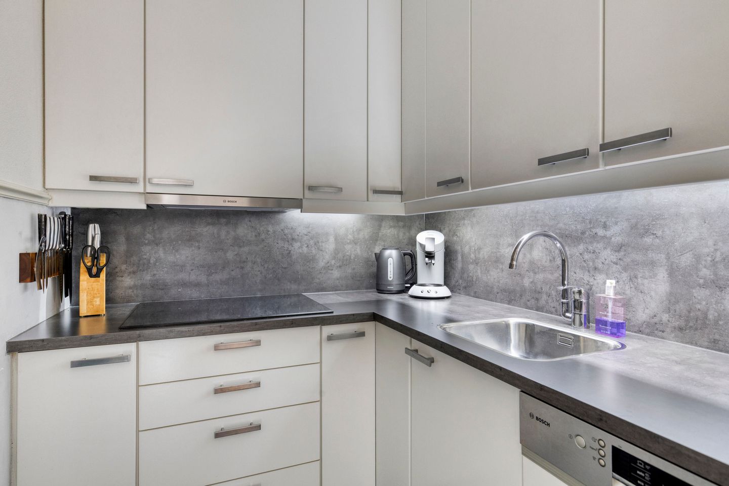 Photo 14 of Meidoornstraat 11