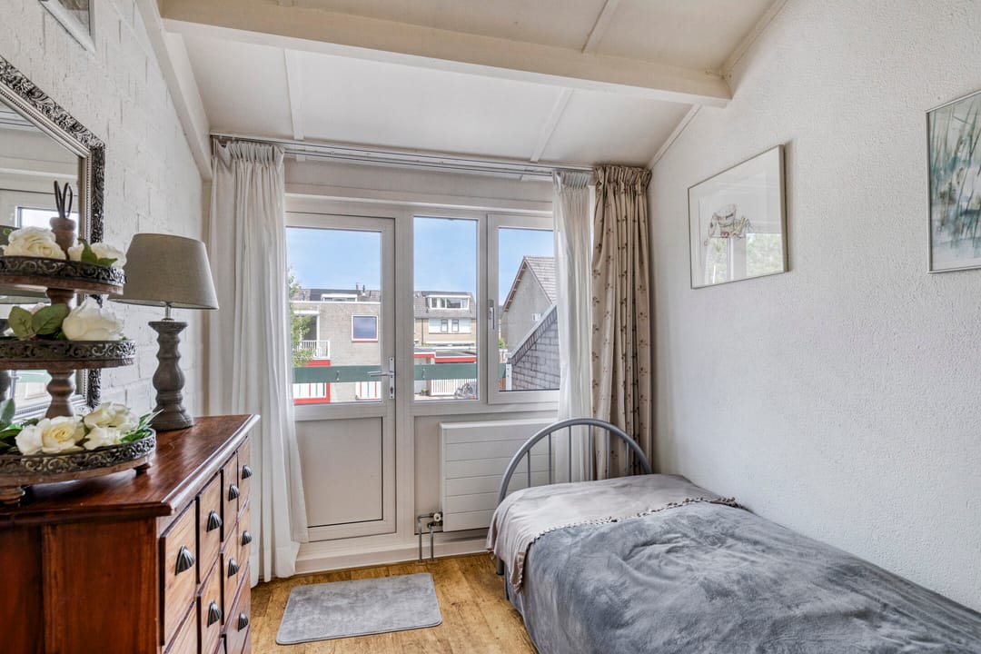 Photo 17 of Meidoornstraat 11