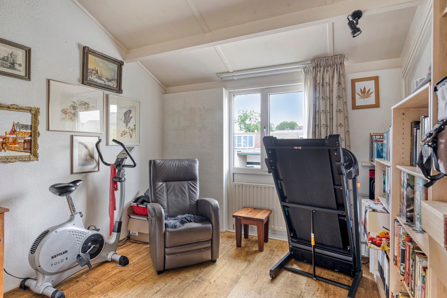 Photo 19 of Meidoornstraat 11