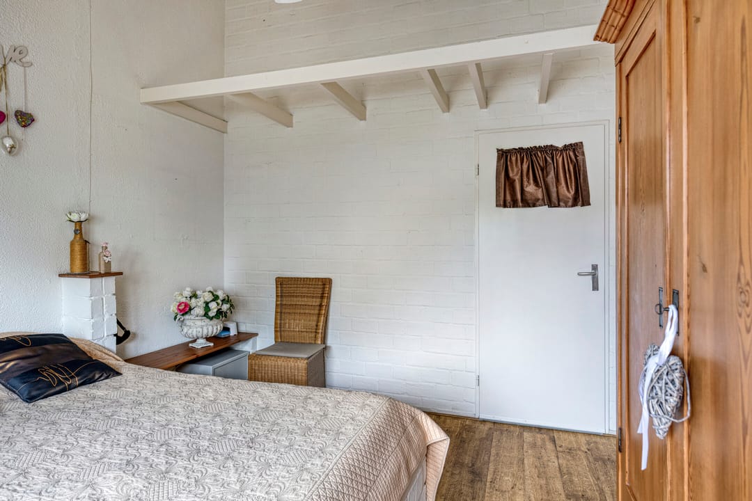 Photo 22 of Meidoornstraat 11