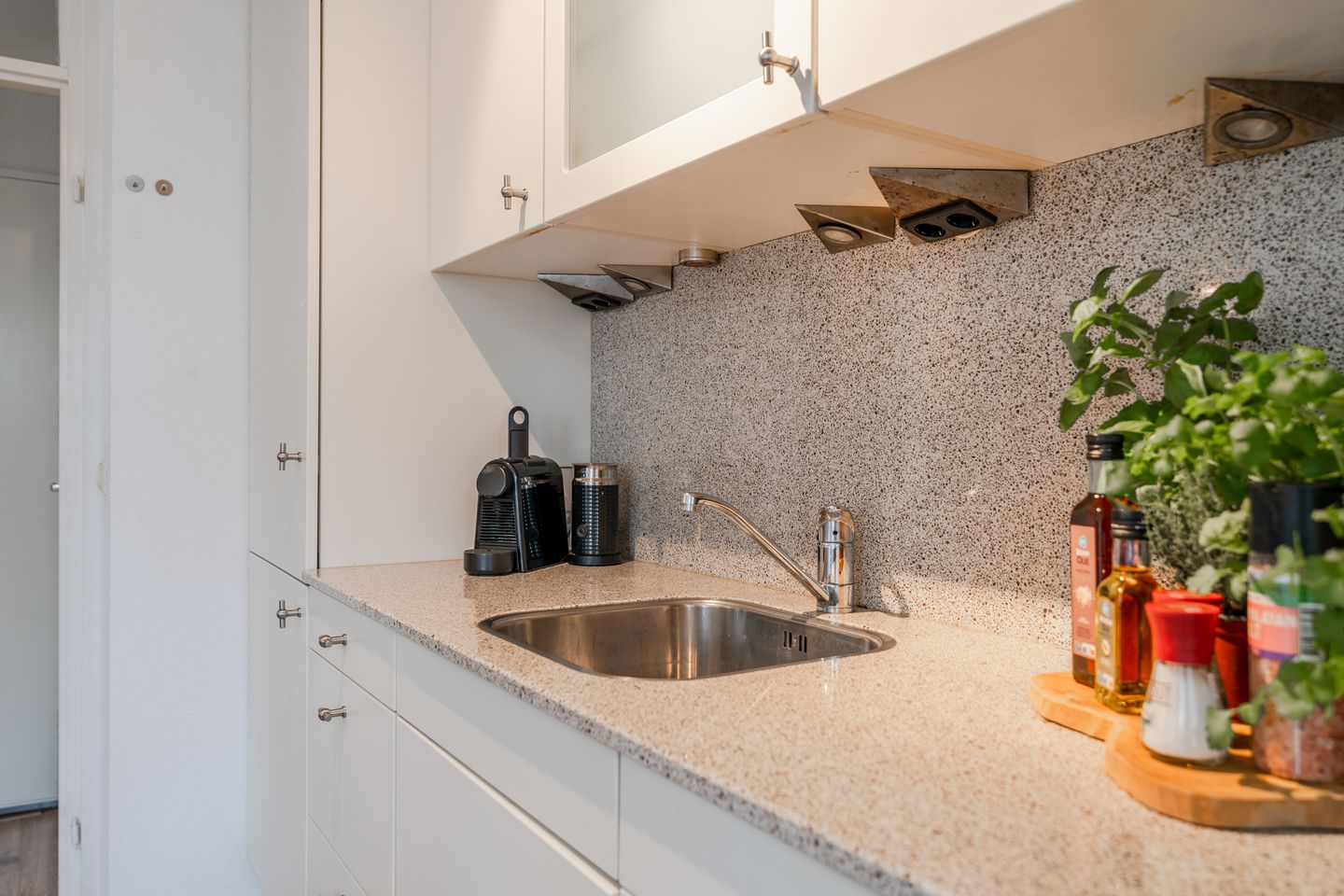 Foto 19 van Van Ostadestraat 51-3