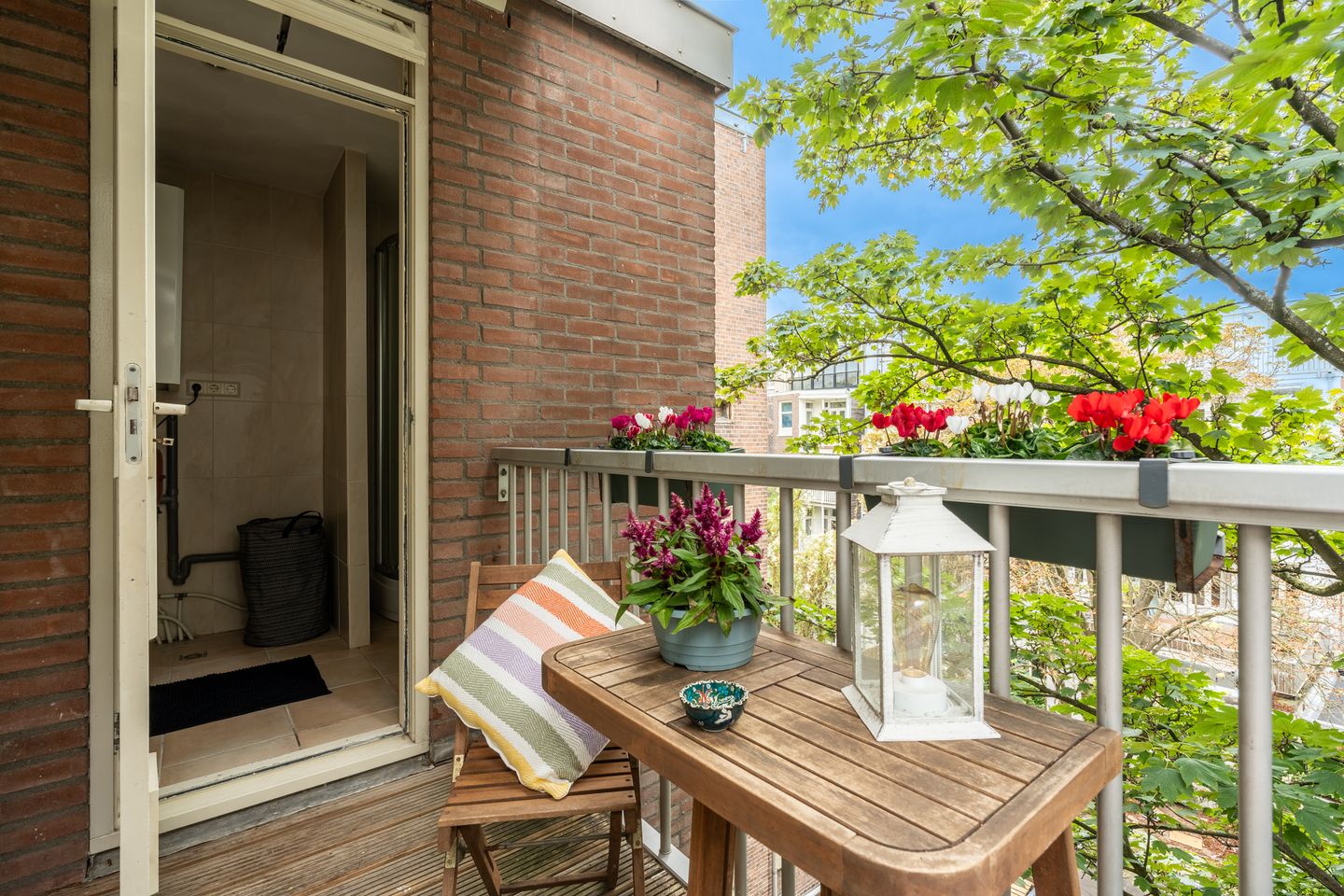 Foto 20 van Van Ostadestraat 51-3