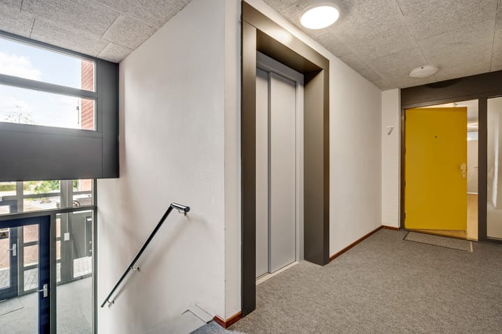 Photo 21 of Louis Beelstraat 7