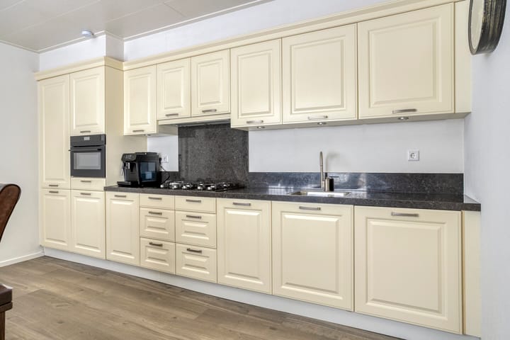 Photo 3 of Rozenstraat 33