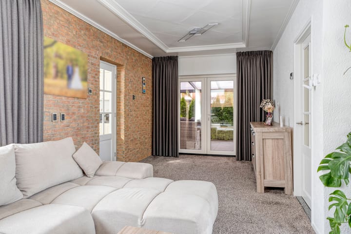 Photo 10 of Rozenstraat 33