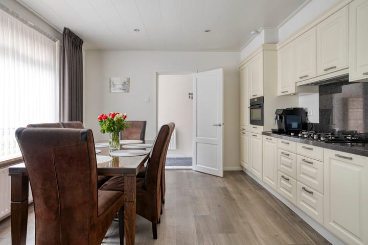 Photo 13 of Rozenstraat 33