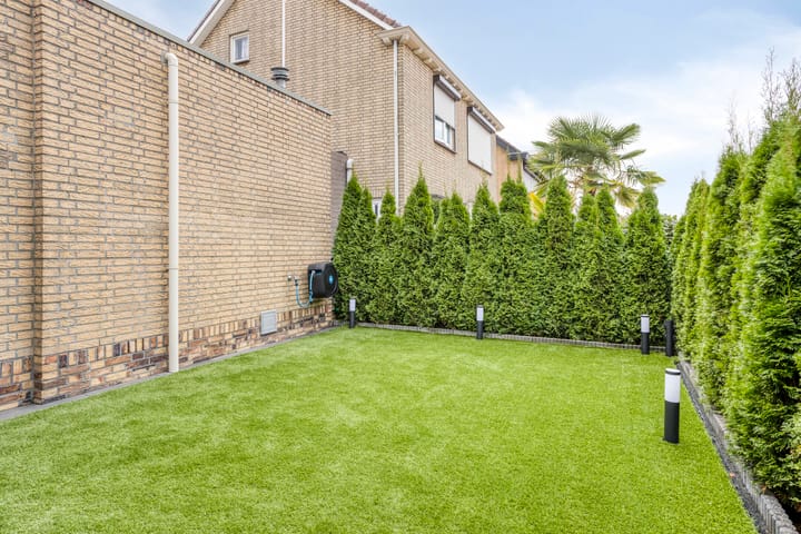 Photo 37 of Rozenstraat 33