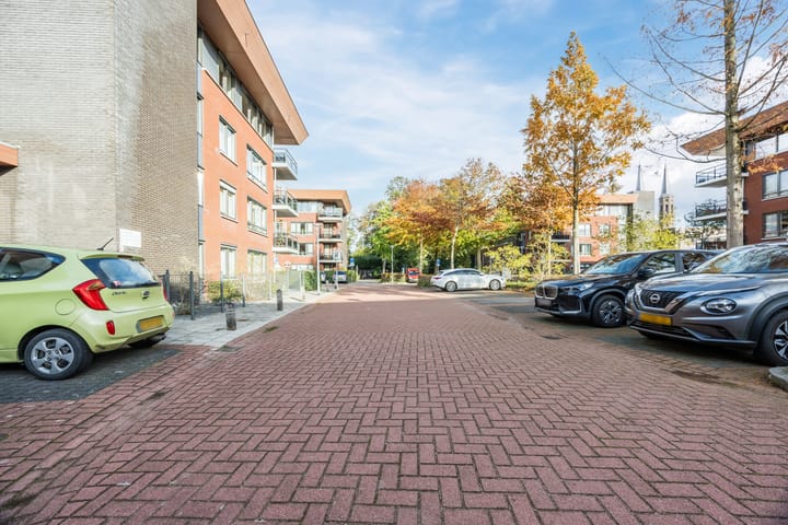 Photo 40 of Rooijsestraat 29