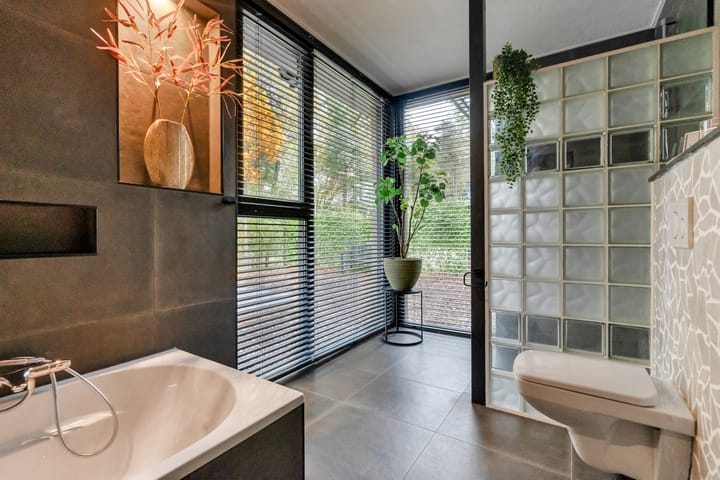 Photo 33 of Prins Bernhardpark 44