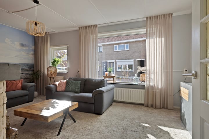 Photo 4 of van Tienhovenstraat 7