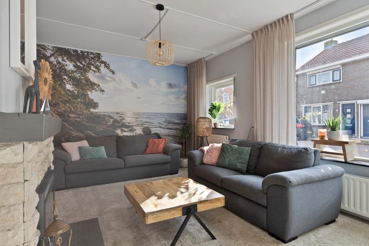 Photo 5 of van Tienhovenstraat 7