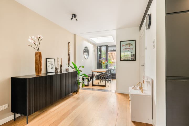 Photo 12 of Charlotte de Bourbonstraat 14