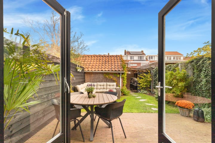 Photo 25 of Charlotte de Bourbonstraat 14