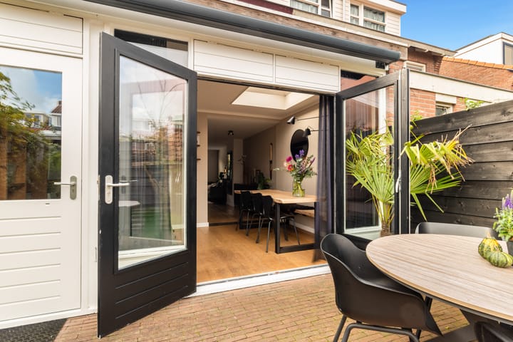 Photo 26 of Charlotte de Bourbonstraat 14