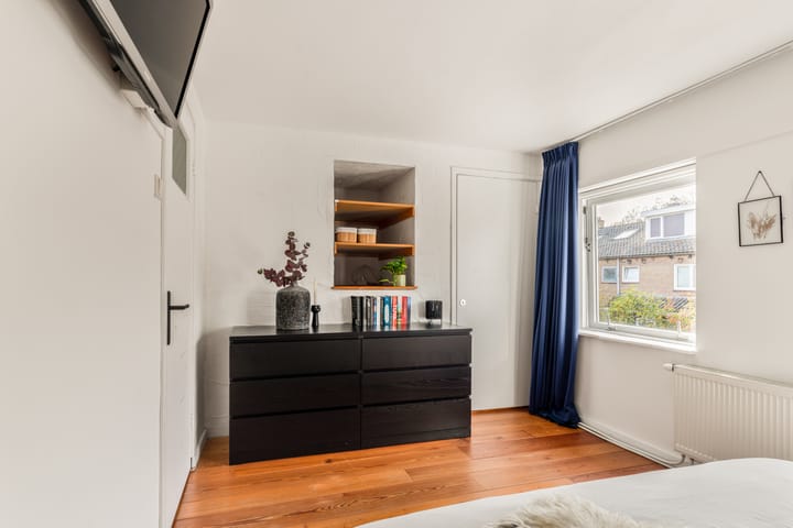 Photo 31 of Charlotte de Bourbonstraat 14