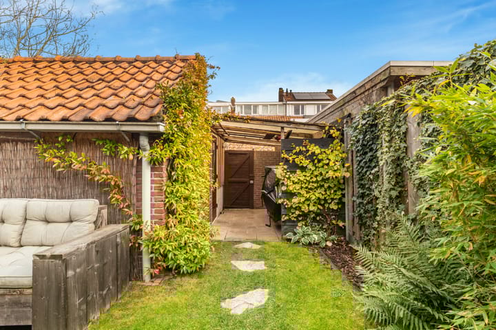 Photo 42 of Charlotte de Bourbonstraat 14