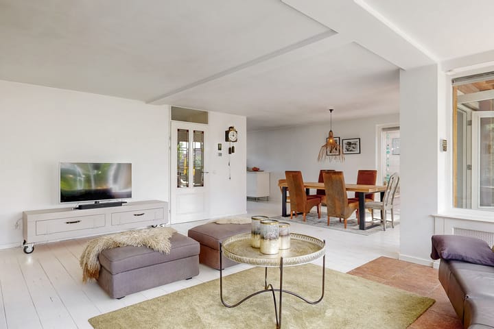 Photo 10 of Maria van Sevenbergenstraat 6