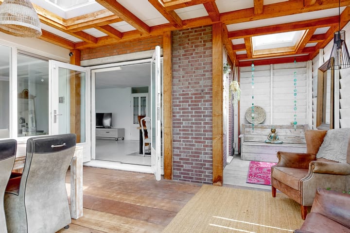 Photo 18 of Maria van Sevenbergenstraat 6