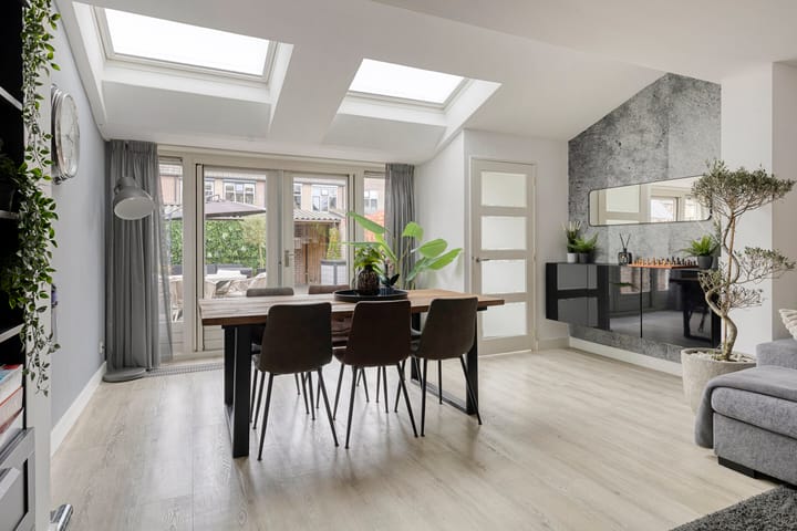 Photo 3 of Van Maerlantstraat 21