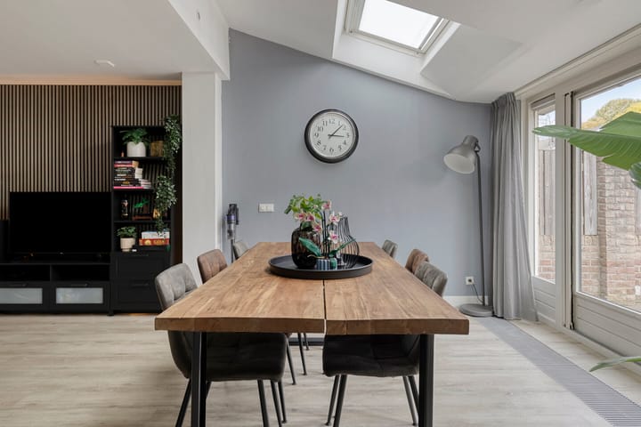 Photo 10 of Van Maerlantstraat 21