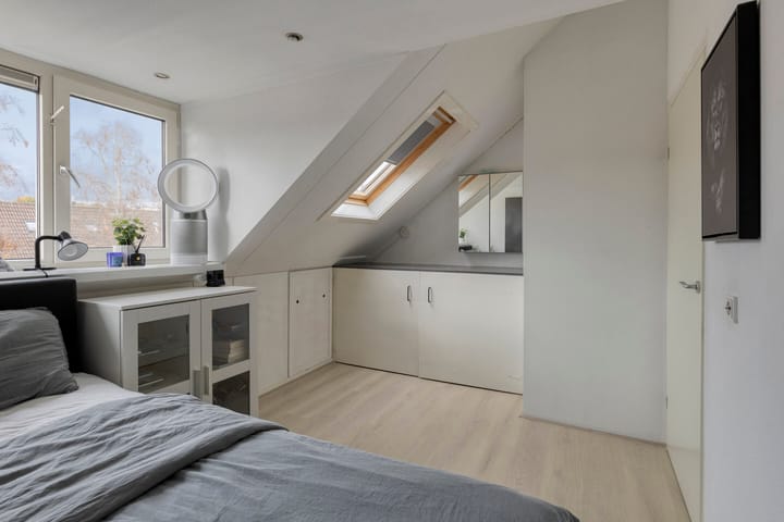 Photo 24 of Van Maerlantstraat 21