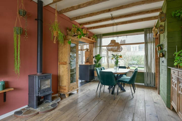 Photo 3 of Esdoornlaan 28