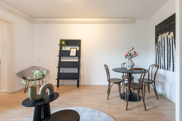 Photo 10 of Van Oldenbarneveldtstraat 58-1