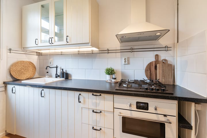 Photo 12 of Van Oldenbarneveldtstraat 58-1