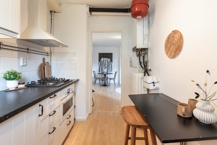 Photo 14 of Van Oldenbarneveldtstraat 58-1