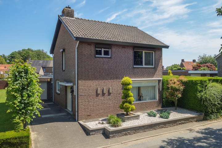 Photo 1 of Hubertusstraat 25