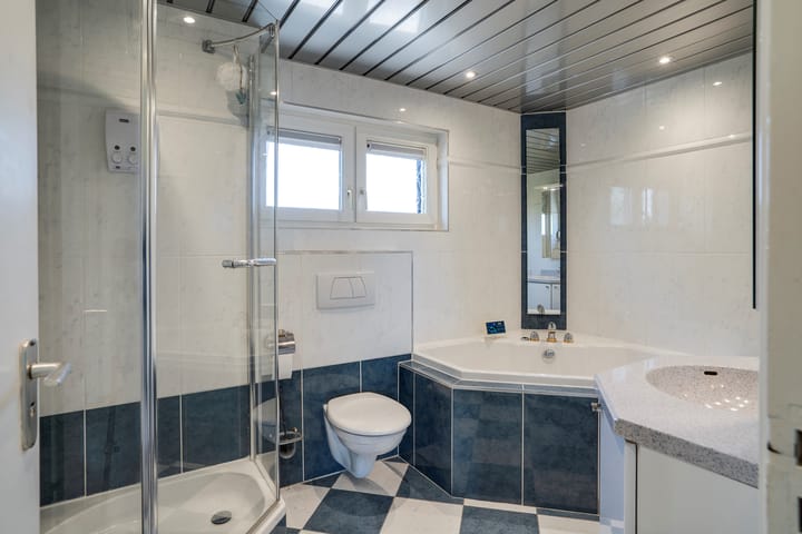 Photo 20 of Hubertusstraat 25