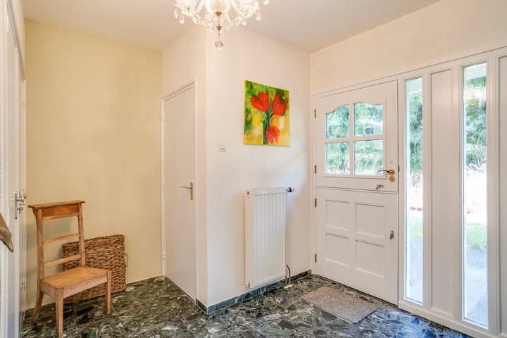 Photo 3 of Hubertusstraat 25