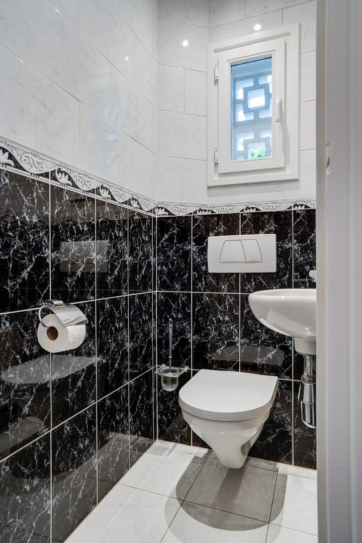 Photo 4 of Hubertusstraat 25