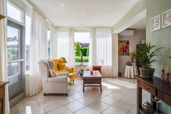 Photo 12 of Hubertusstraat 25