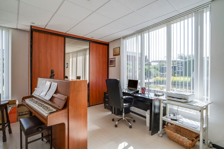 Photo 13 of Hubertusstraat 25