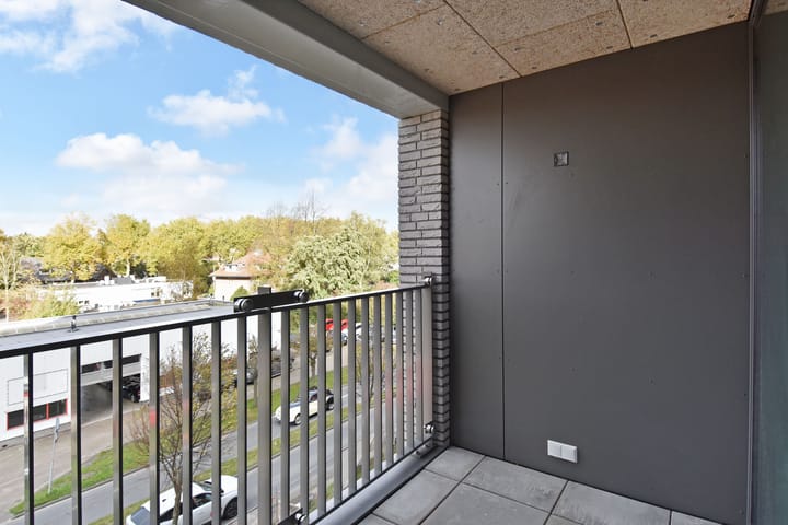 Photo 11 of Delflandstraat 30