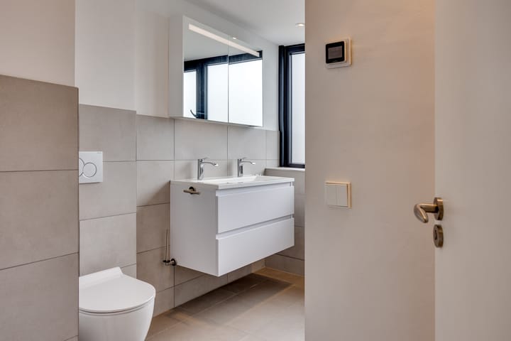 Foto 28 van Van Lyndenlaan 28