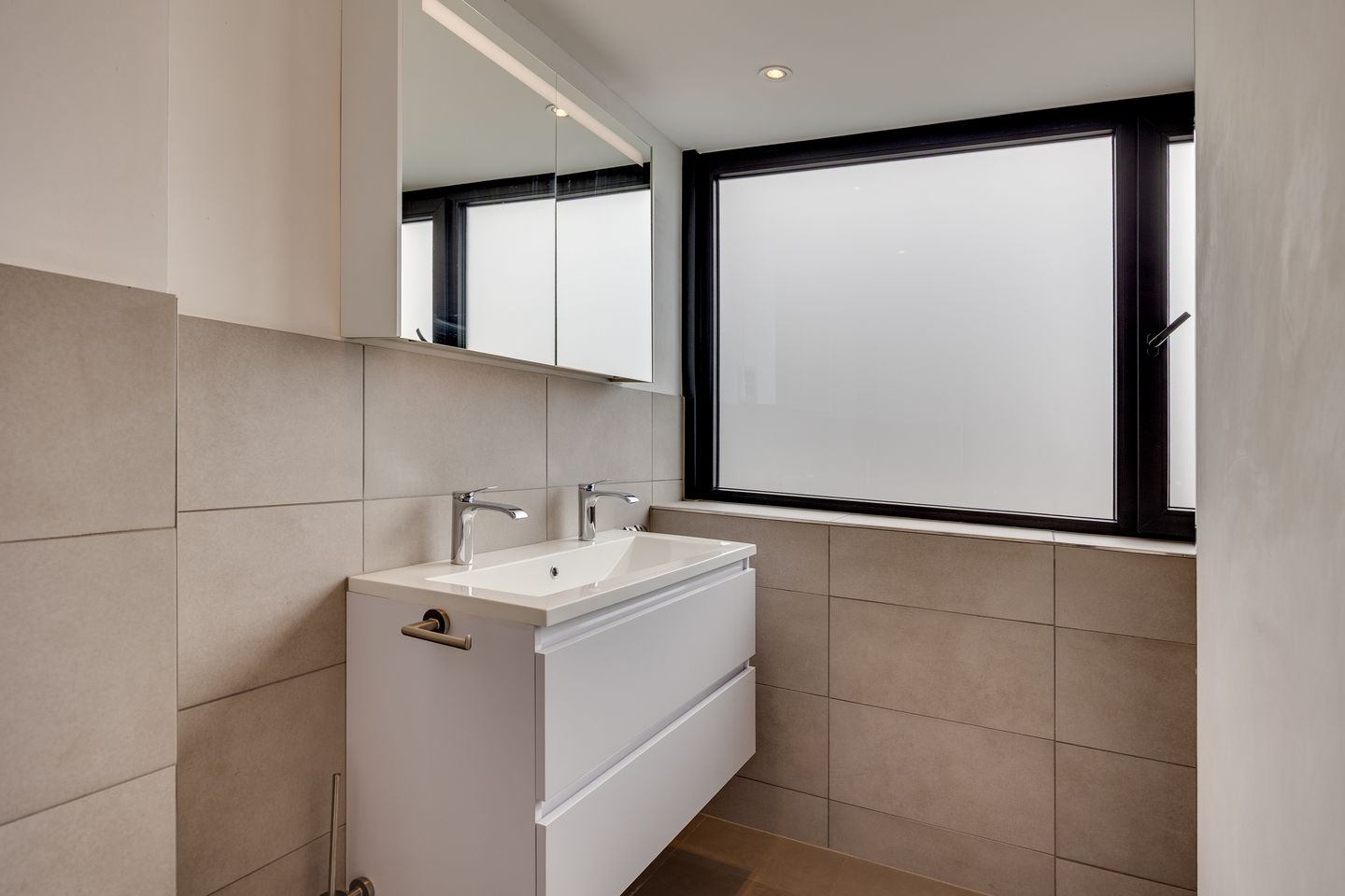 Photo 29 of Van Lyndenlaan 28