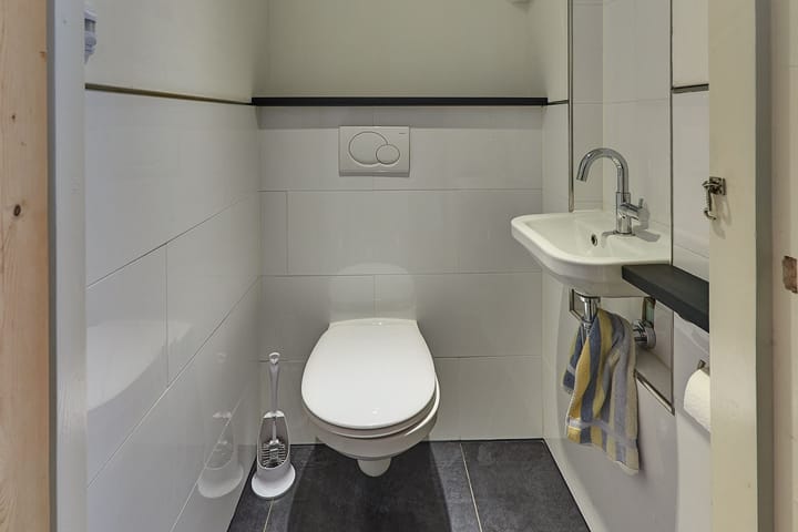 Photo 26 of Academiestraat 1-A