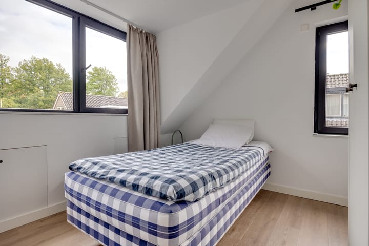 Foto 31 van Van Lyndenlaan 28