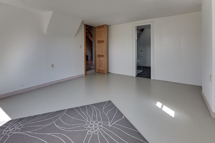 Photo 33 of Academiestraat 1-A