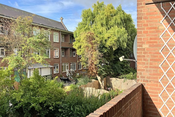 Photo 4 of Buizerdstraat 8-B