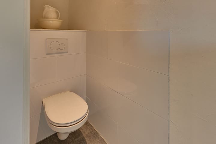 Photo 44 of Academiestraat 1-A