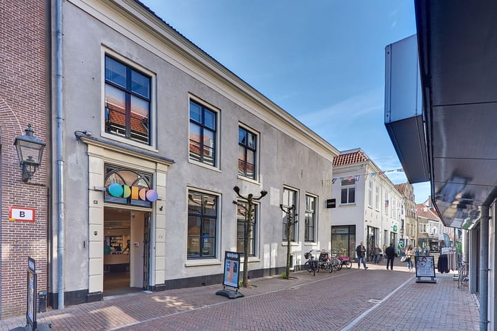 Photo 61 of Academiestraat 1-A