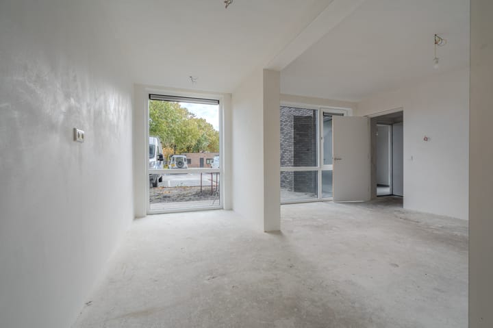 Photo 10 of Nijveenlaan 35