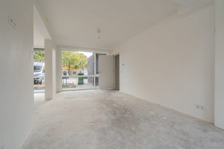 Photo 12 of Nijveenlaan 35