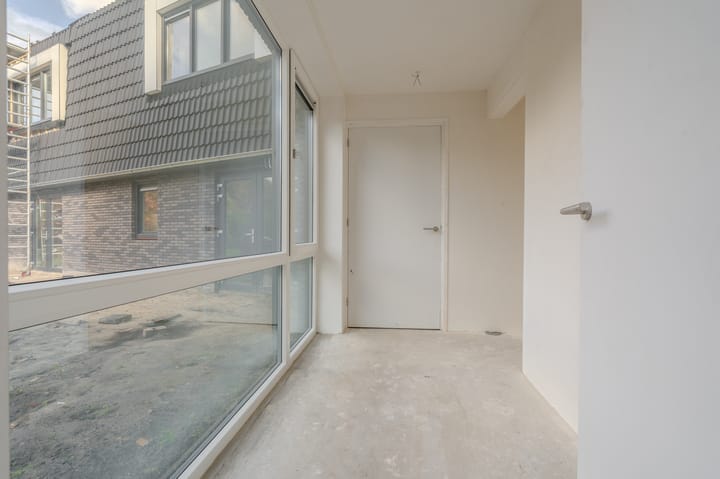 Photo 13 of Nijveenlaan 35