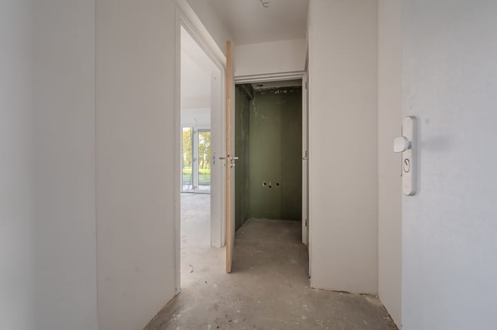 Photo 12 of Nijveenlaan 37