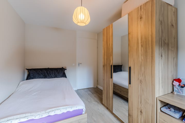 Photo 13 of Waardenburgstraat 88